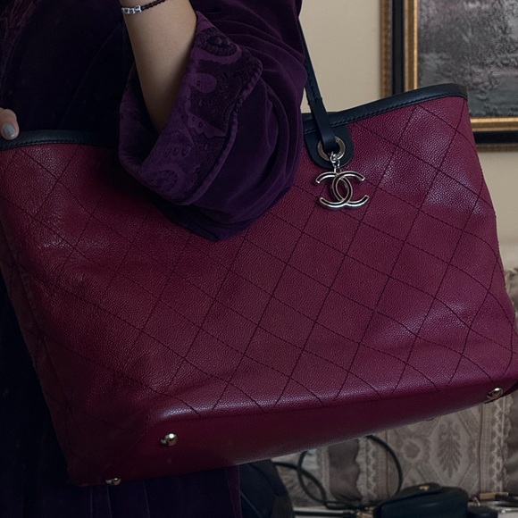 CHANEL Shopping Fever Quilted Caviar Leather Tote Bag
Maroon - Picture 12 of 12